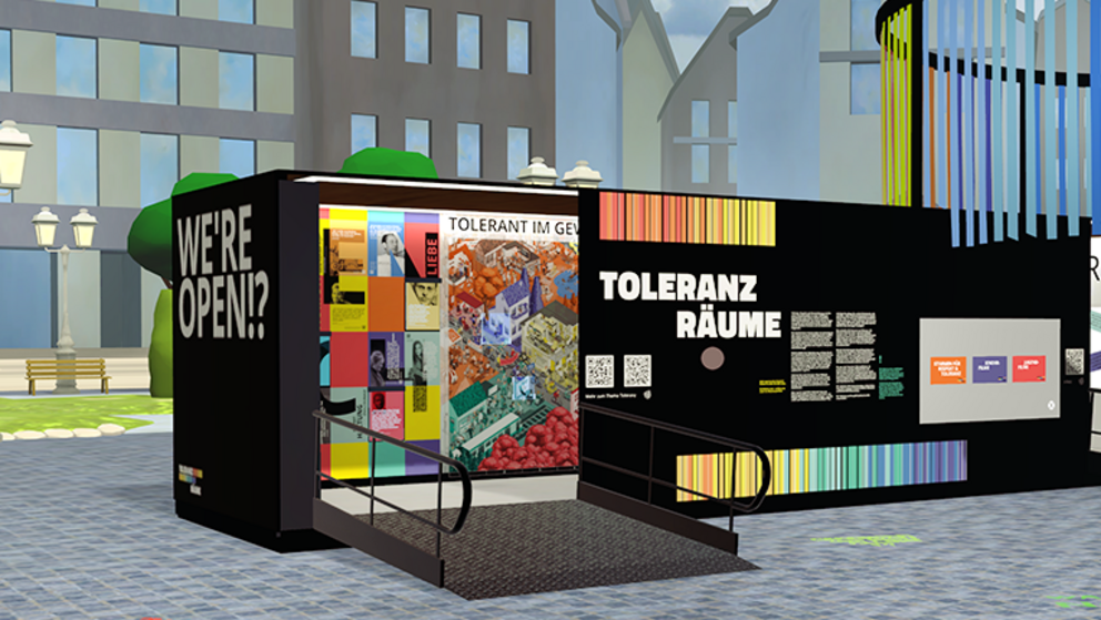 Eingang der Ausstellung mit animiertem Fähnchenring und Kreide-Details – ToleranRäume VR Anwendung © GamesLab und ZIM der Universität Paderborn